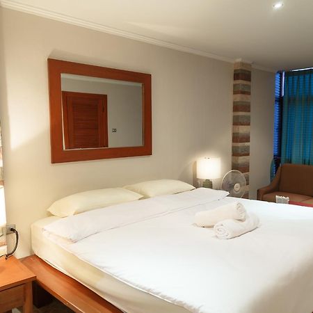 Avenue Beach Hotel Jomtien Beach Exterior photo