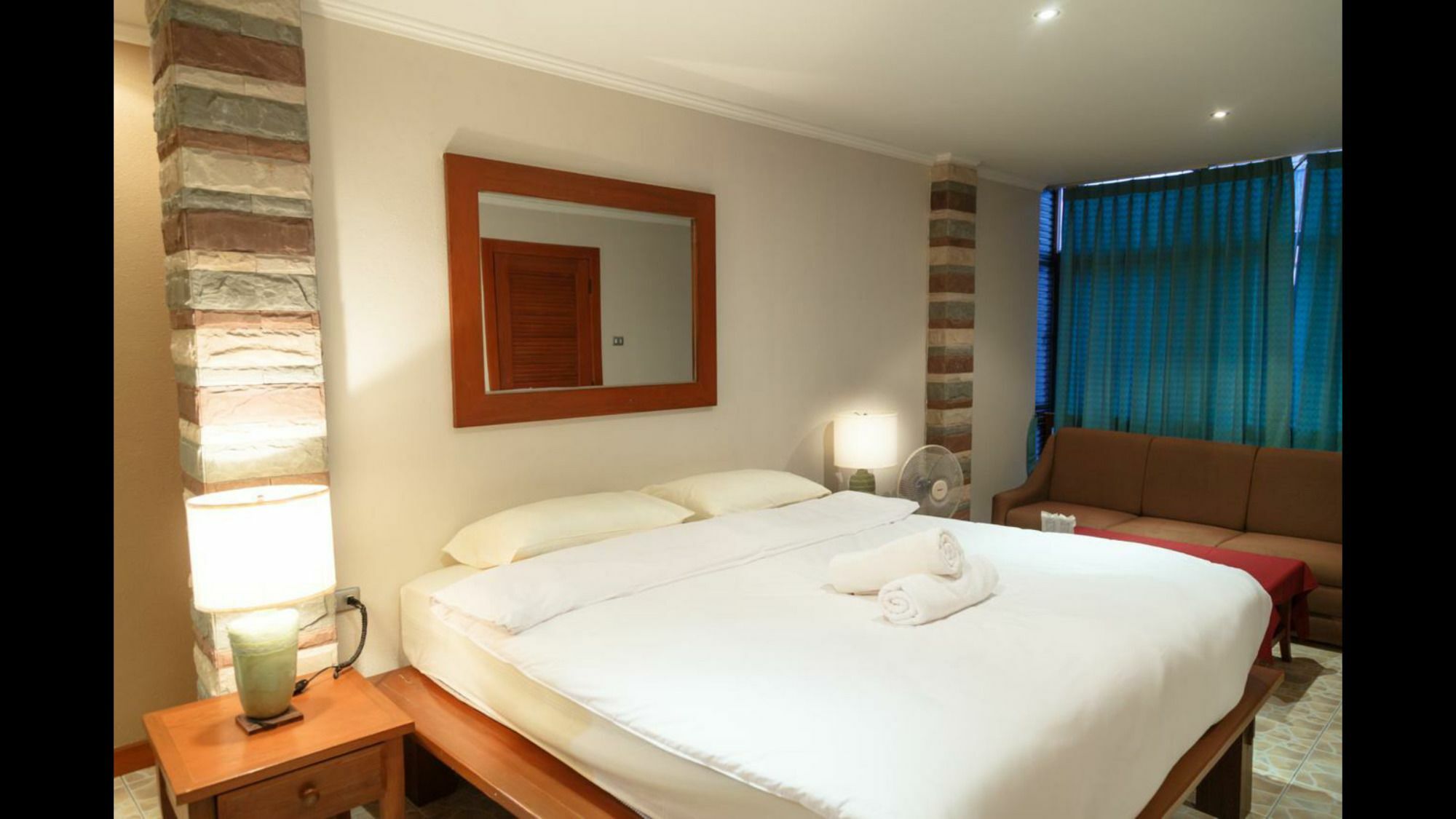 Avenue Beach Hotel Jomtien Beach Exterior photo
