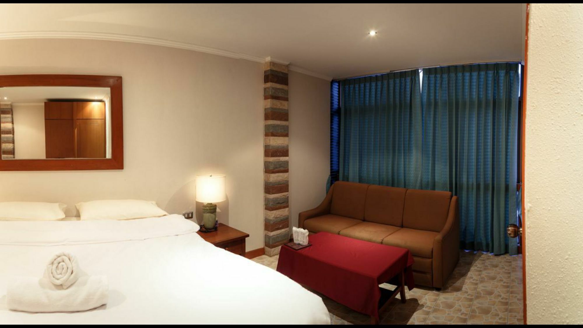 Avenue Beach Hotel Jomtien Beach Exterior photo